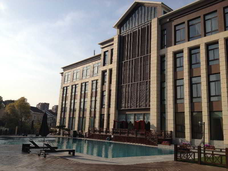 Fondney Necc Hongqiao Airport T2