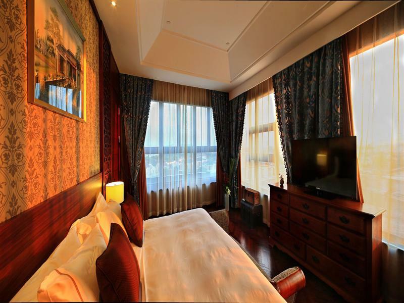 Fondney Necc Hongqiao Airport T2 Hotel 5*